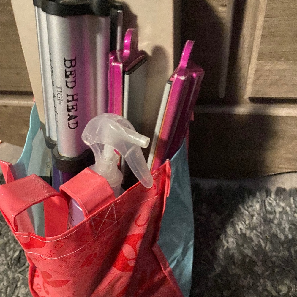 Bed head wave & straightener tools 2 foot $39